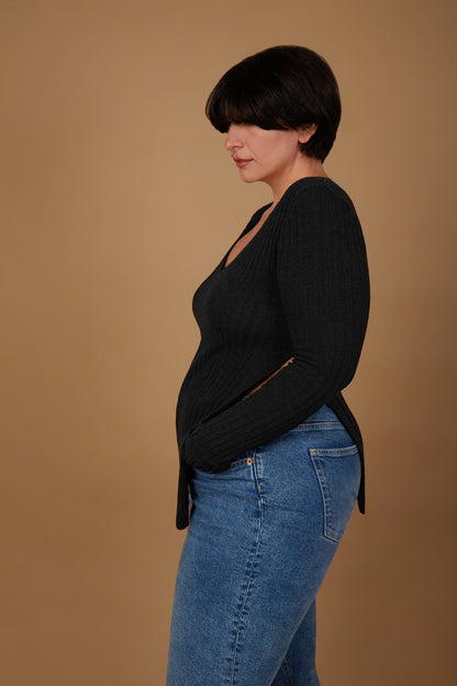 T-shirt con scollo a V e spacco laterale - Saffo