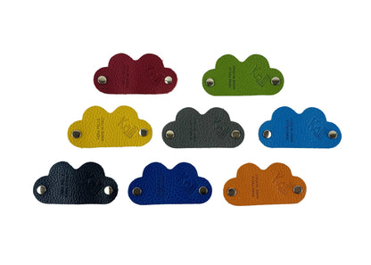K0039EB | Heart Cable Winder Made in Italy in Genuine Full Grain Leather, Dollar Grain - Green Color - Dimensions: 5 x 8 x 0.5 cm - Packaging: Rigid Gift Box with bottom/lid