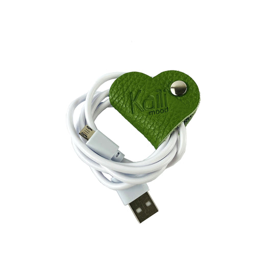 K0039EB | Heart Cable Winder Made in Italy in Genuine Full Grain Leather, Dollar Grain - Green Color - Dimensions: 5 x 8 x 0.5 cm - Packaging: Rigid Gift Box with bottom/lid